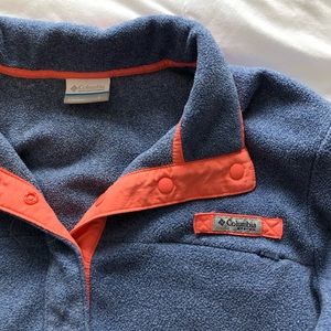 Light Weight Columbia sweatshirt